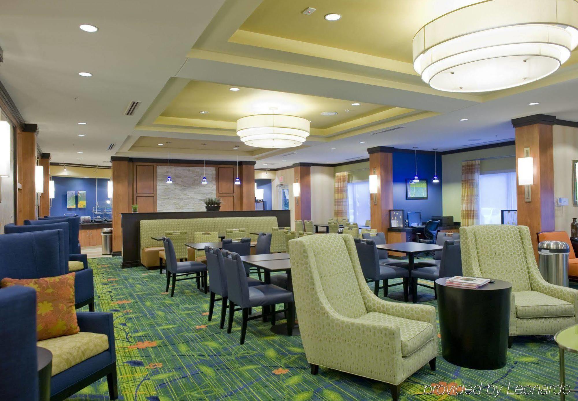 Fairfield Inn & Suites Columbus Restoran gambar